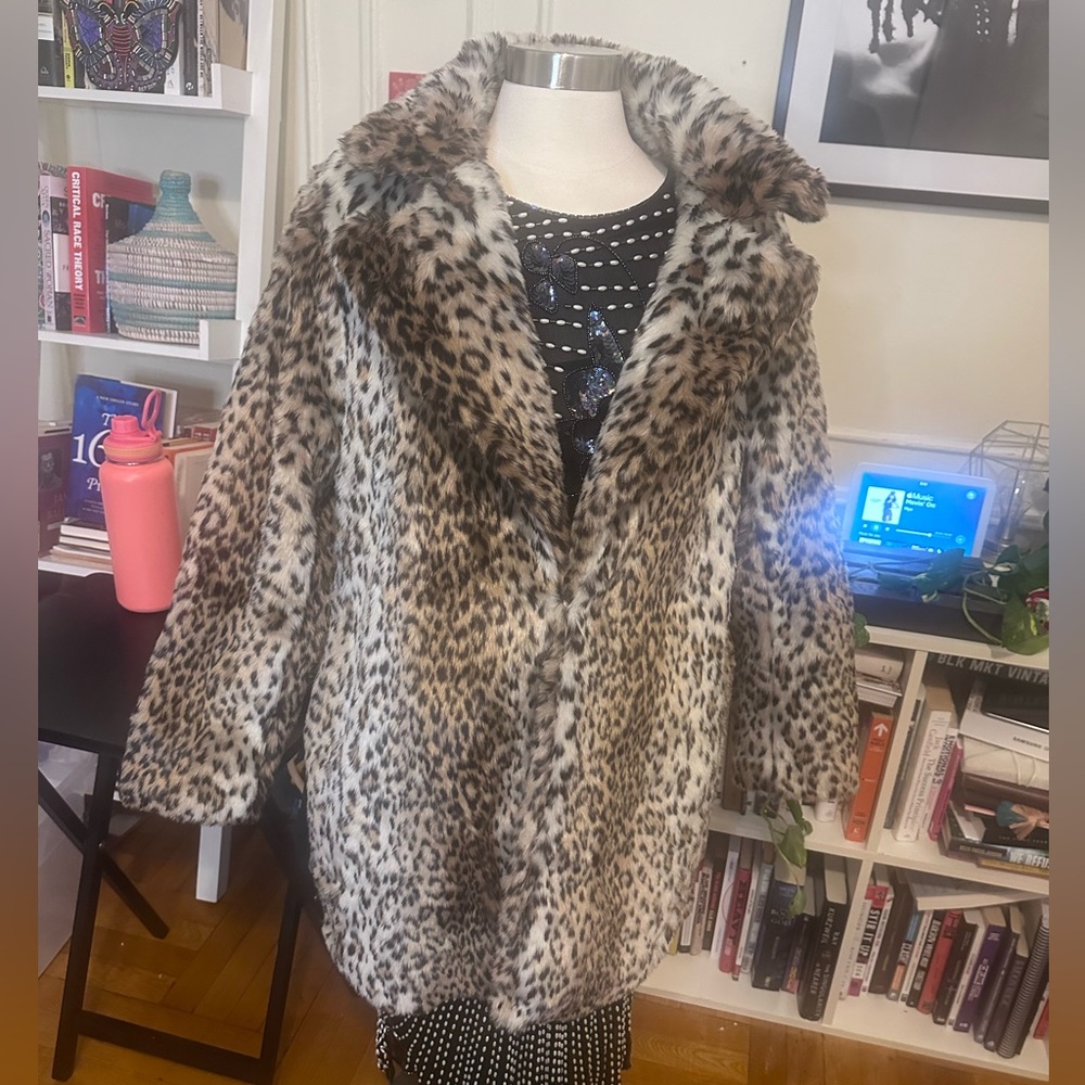 Animal Print Winter Coat
Just  Fab Size 1X
NWT